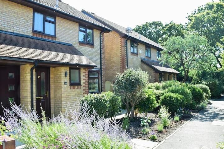 Beautiful 3 Bed Home In The Heart Of New Forest Hordle Exterior photo