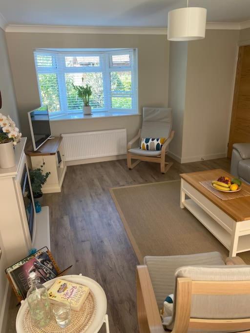 Beautiful 3 Bed Home In The Heart Of New Forest Hordle Exterior photo