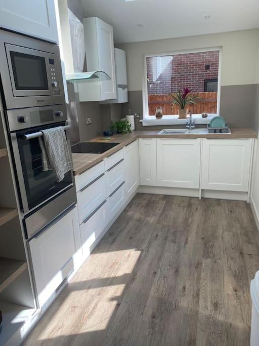 Beautiful 3 Bed Home In The Heart Of New Forest Hordle Exterior photo